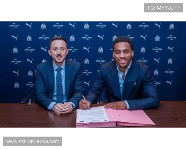 马赛接近签下费耶诺德中场昆滕·廷贝尔，转会进入最后倒计时